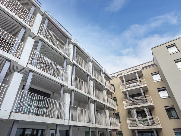 Keiser Metallbau Balkonkonstruktion Löwen Center Luzern 4564